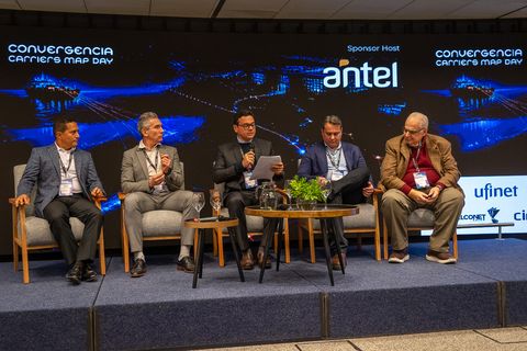 Uno de los paneles de la jornada, en el escenario