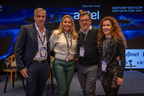 Foto de grupo en el escenario